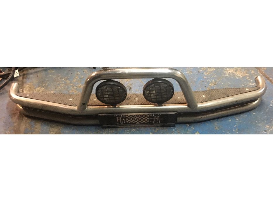 Bullbar przedni zderzak stalowy orurowanie z lampami Land Rover Discovery 1 I