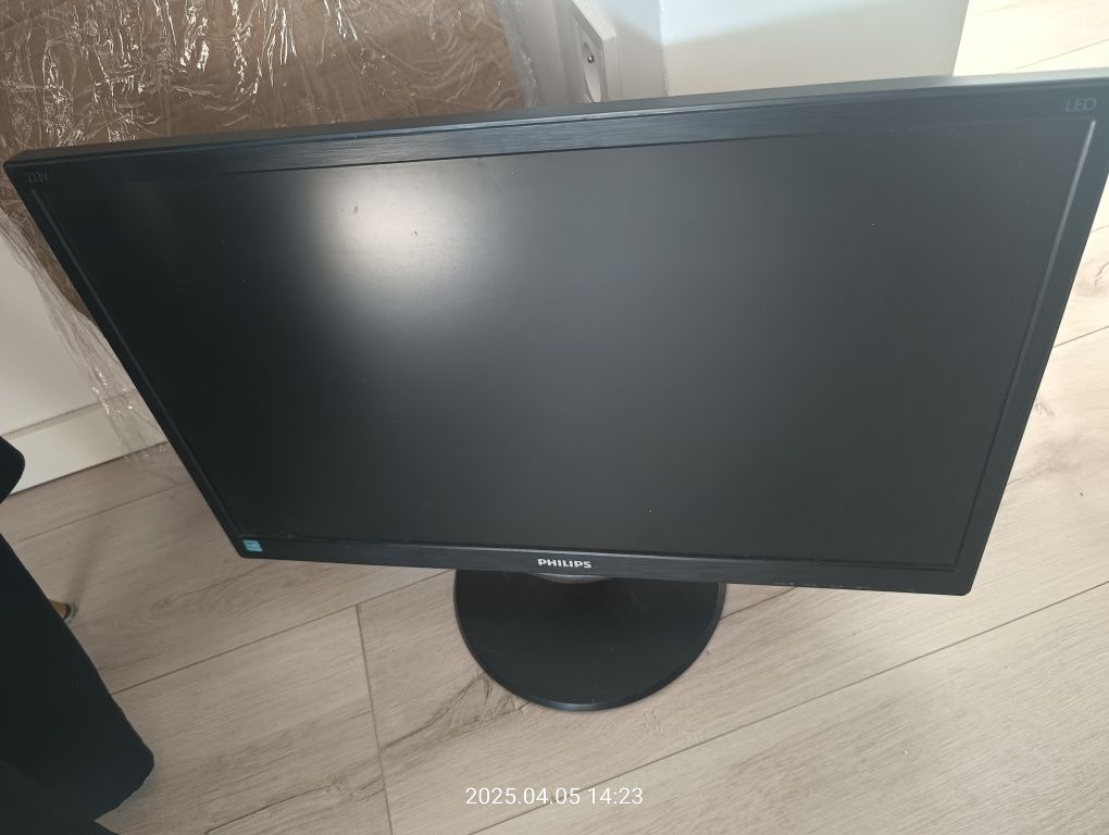 PC Komputer stacjonarny Intel Core i5, Monitor 22, mysz i klawiatura