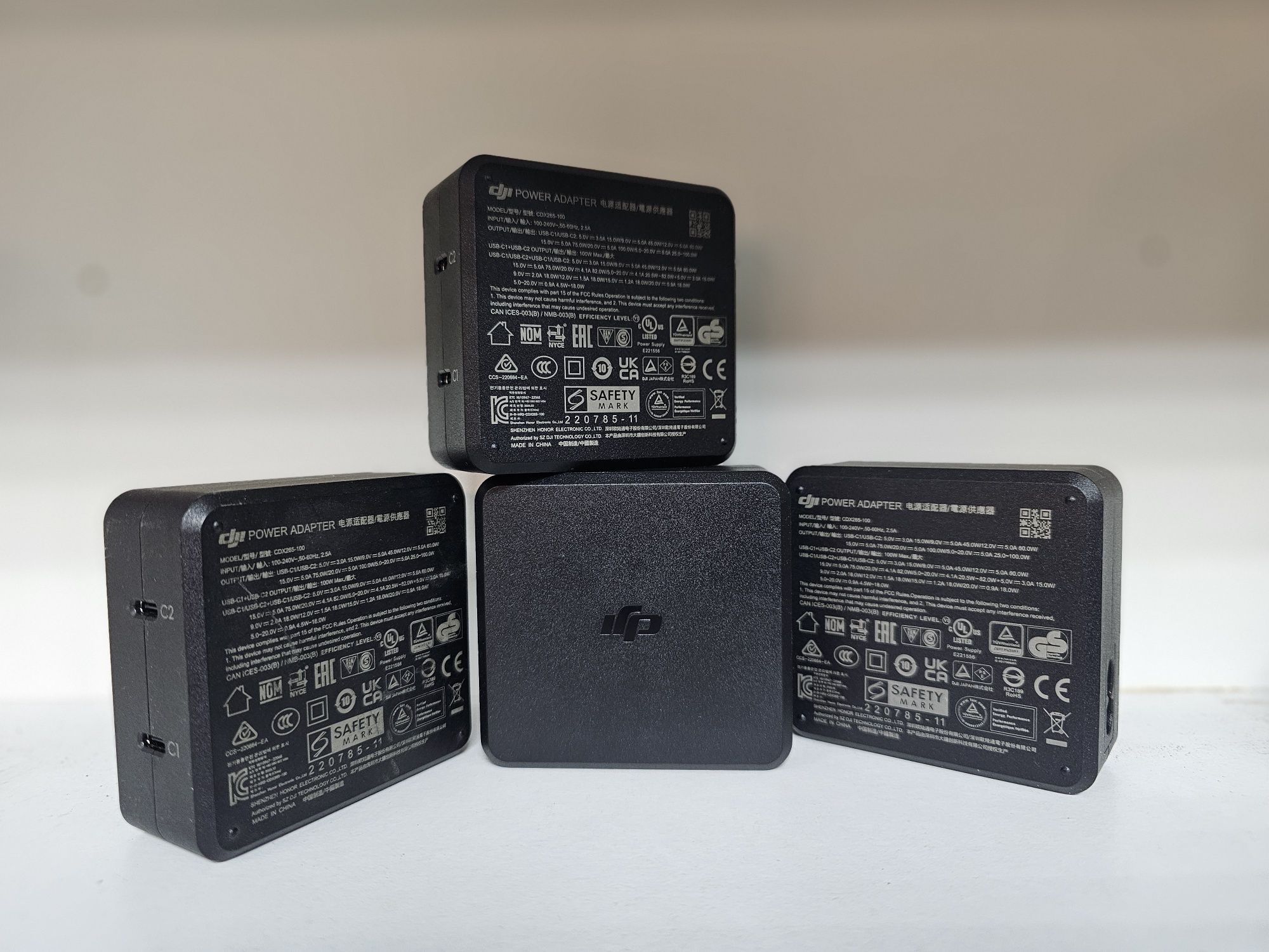Зарядное устройство DJI 100W USB-C для DJI Mavic 3 (CDX265-100)