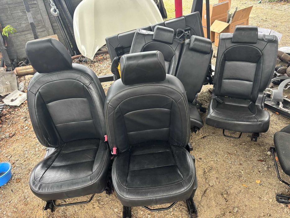 Nissan J10 +2 wnętrze kanapa, fotele wersja UK