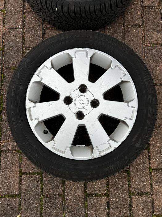 Opony wielosezonowe Dębica Navigator 3 + alufelgi oryginalne Opel 15’