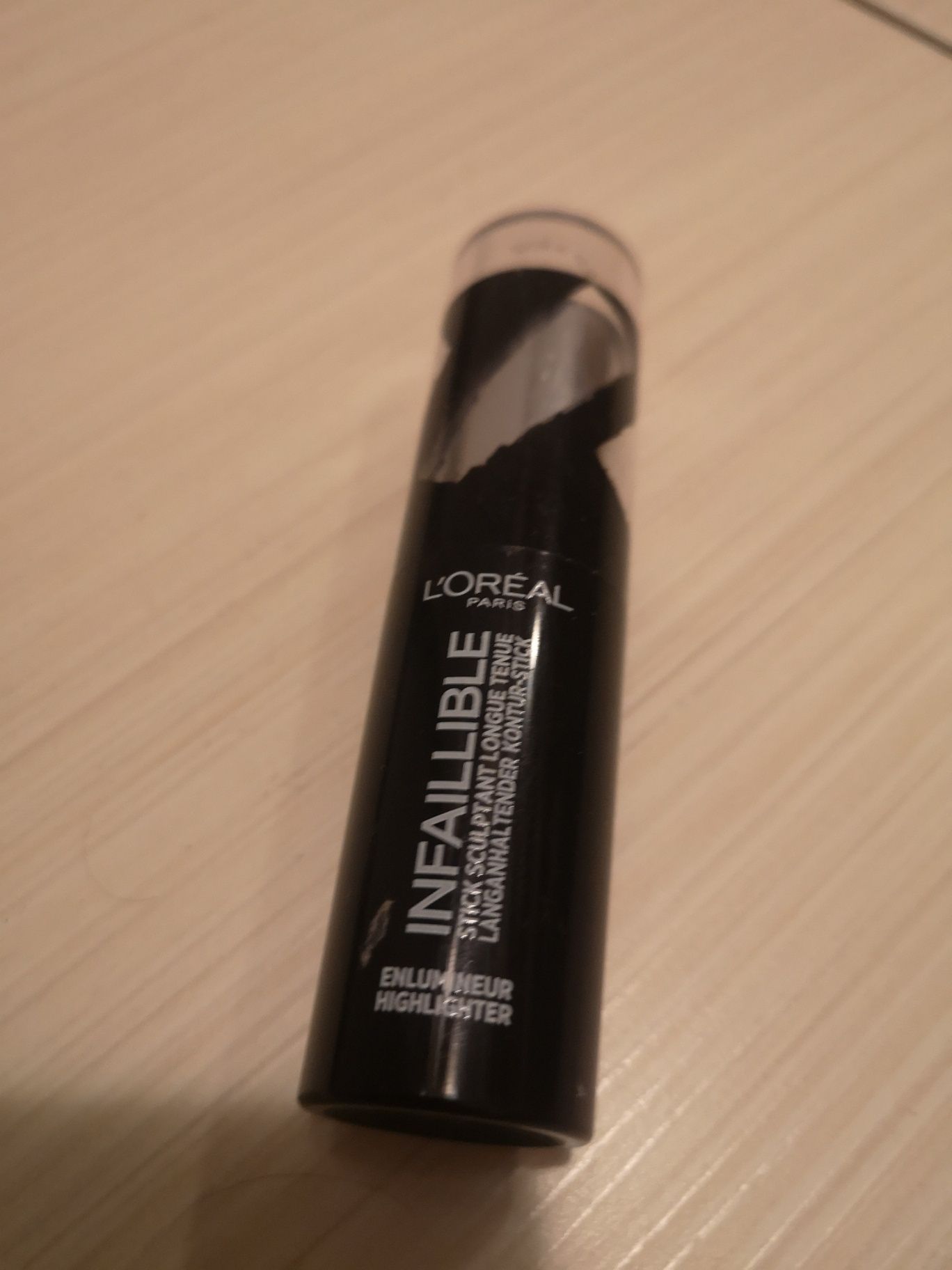 Infaillible loreal rozświetlacz w sztyfcie unikat