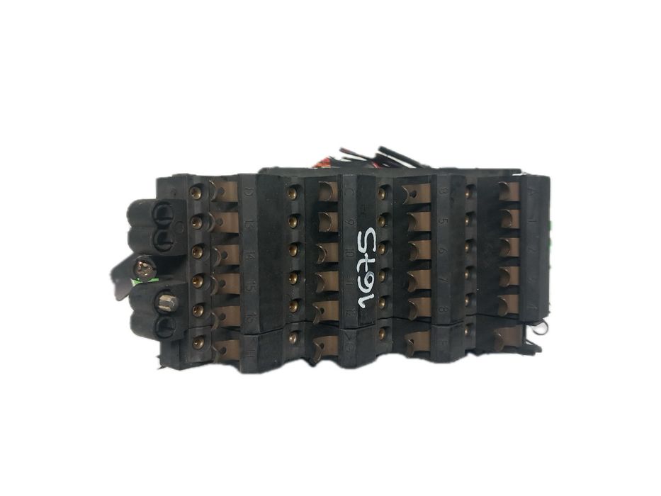 Módulo genérico MERCEDES-BENZ Três volumes (W124)