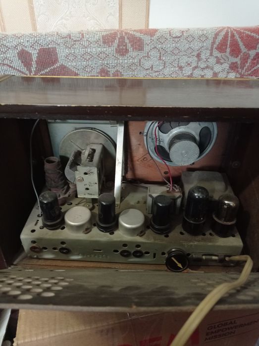 Ламповый радиоприемник рекорд