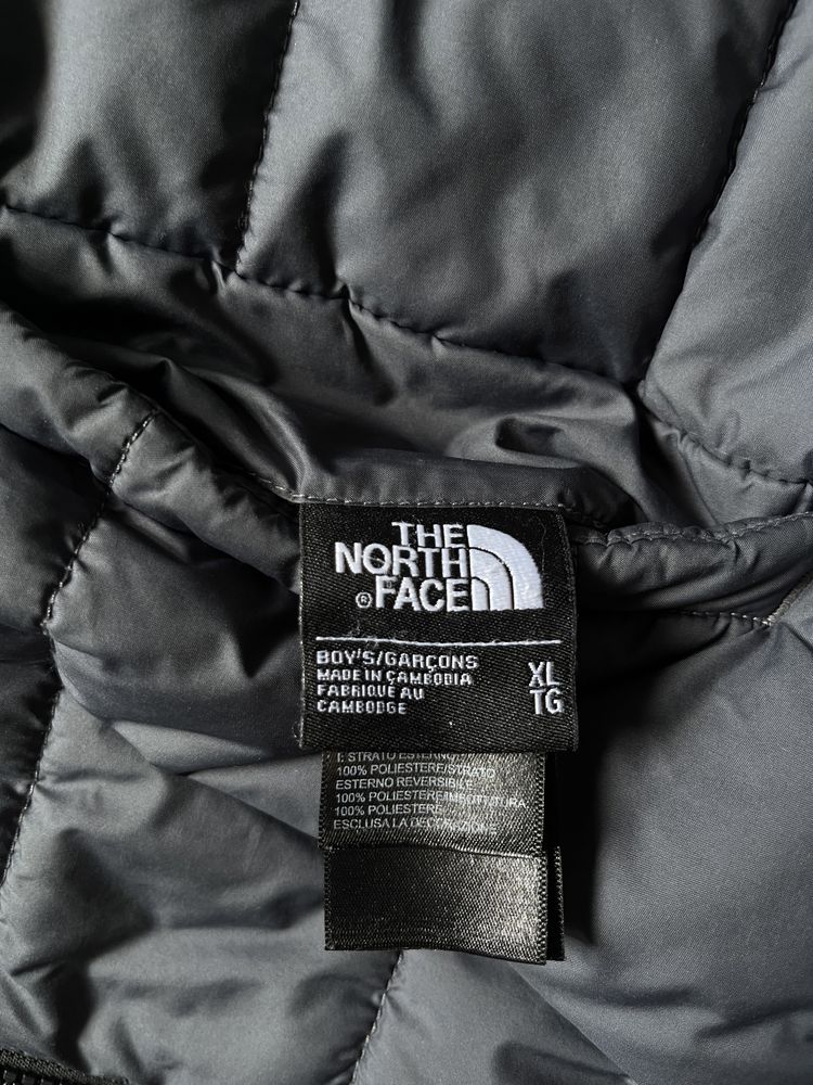 Подростковая двусторонняя курточка The North Face размер XL