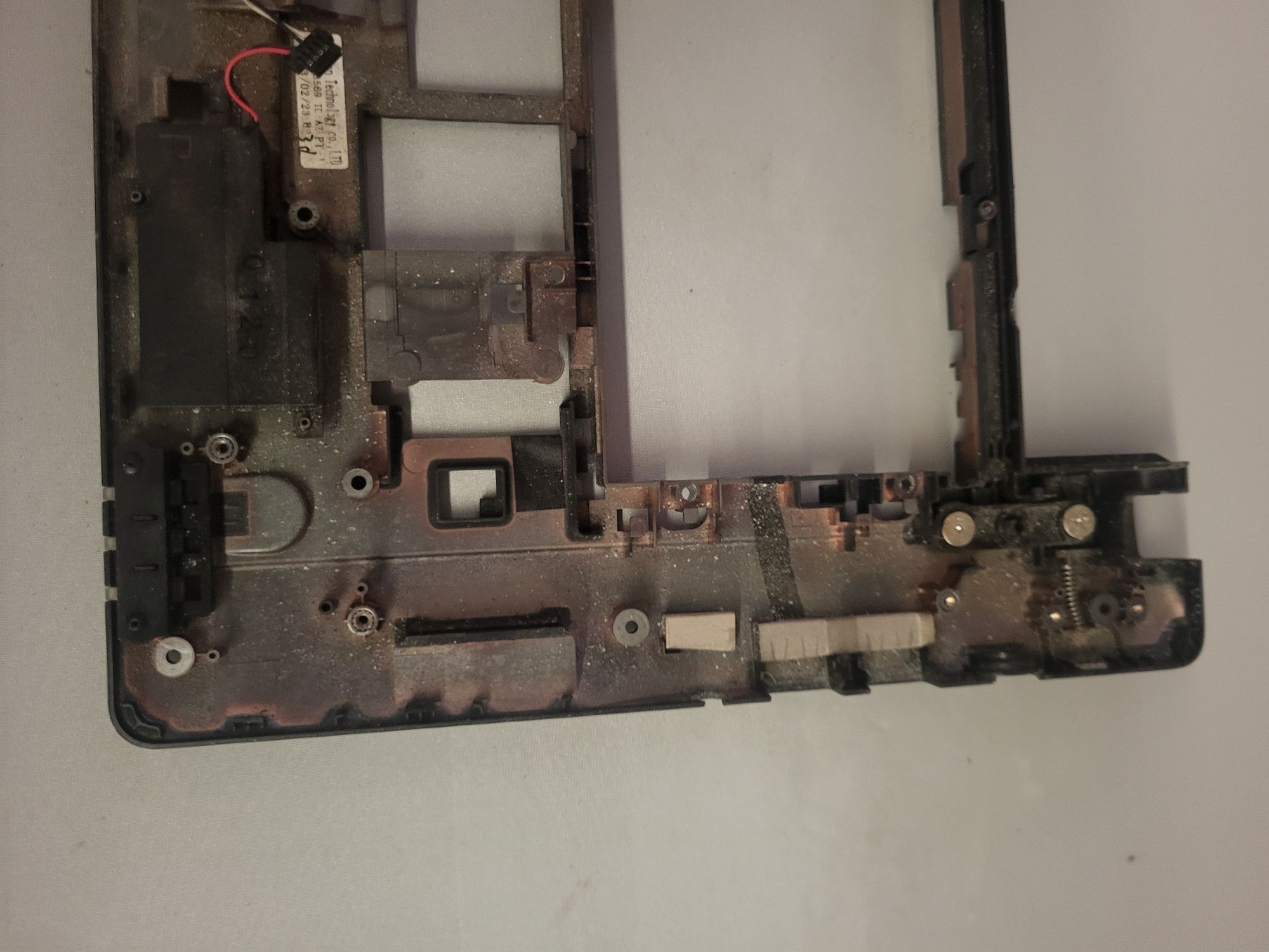 Sprzedam dolną obudowę + głośniki do Laptopa Acer aspire V5 121 C72