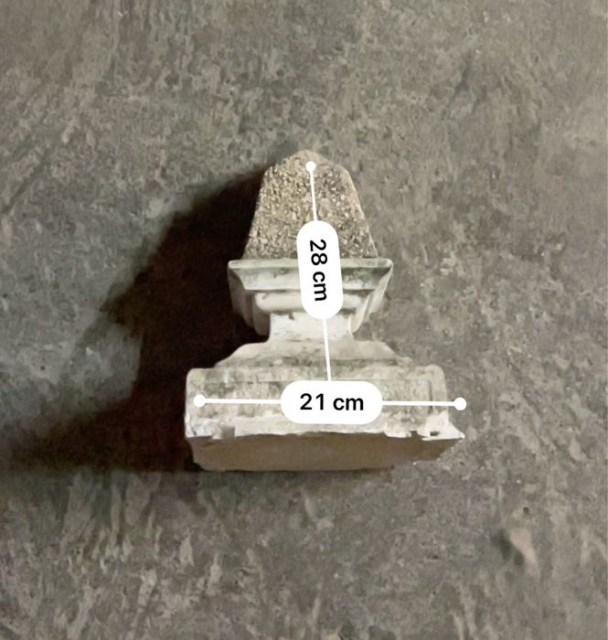 Vendo 4 pinos de pedra