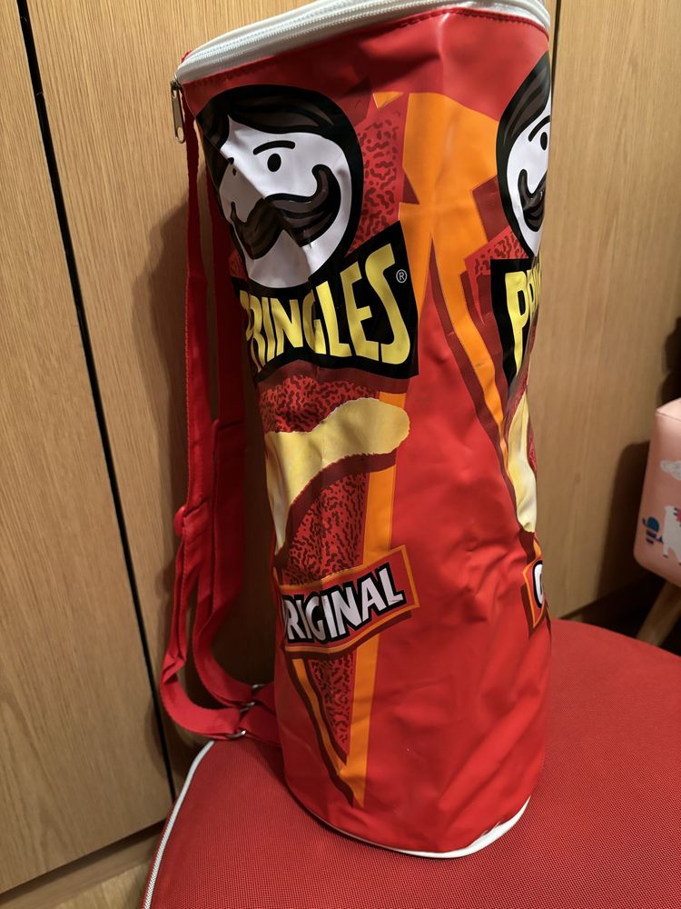 Saco / mochila com formato de lata de batatas Pringles - novo