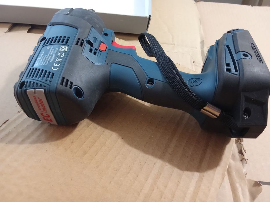 Bosch GDS 18V – 300 akumulatorowy klucz udarowy 18 v nowy oryginał