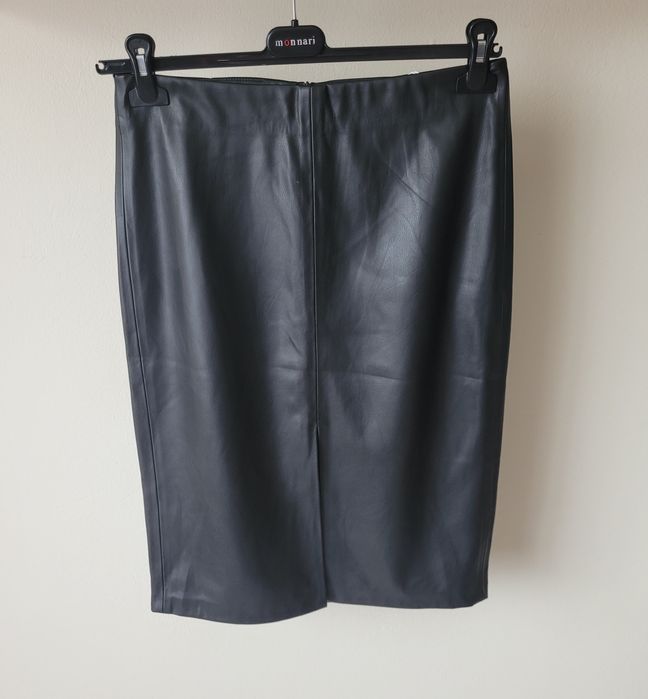 Nowa czarna spódnica ołówkowa z eko skóry prosta za kolano