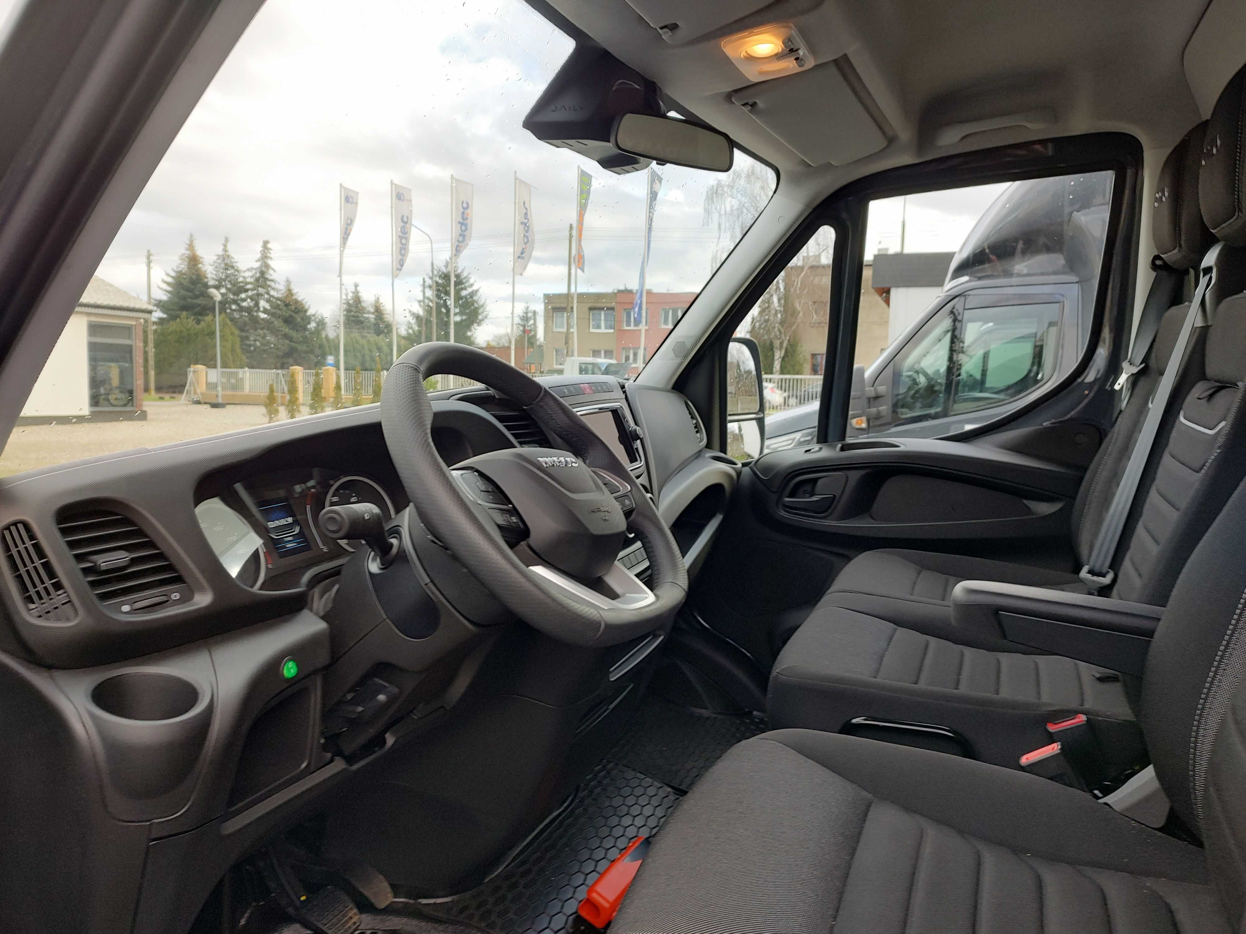 Wynajem Iveco Daily Kontener z windą/Winda/Dostawczy/Skrzynia 8/10EP