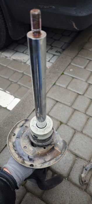 Амортизатор передній, правий Polestar 2 (21-24)