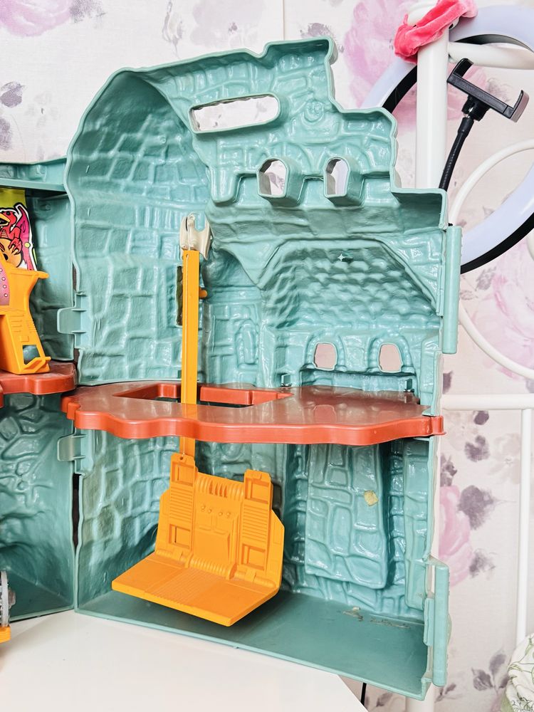 Zamek Posępny Czerep, Masters Of The Universe He-Man Castle Grayskull