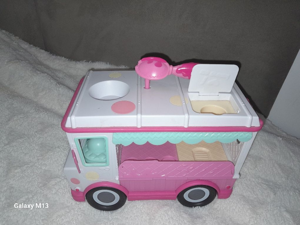 Num noms ciężarówka autobus barbi