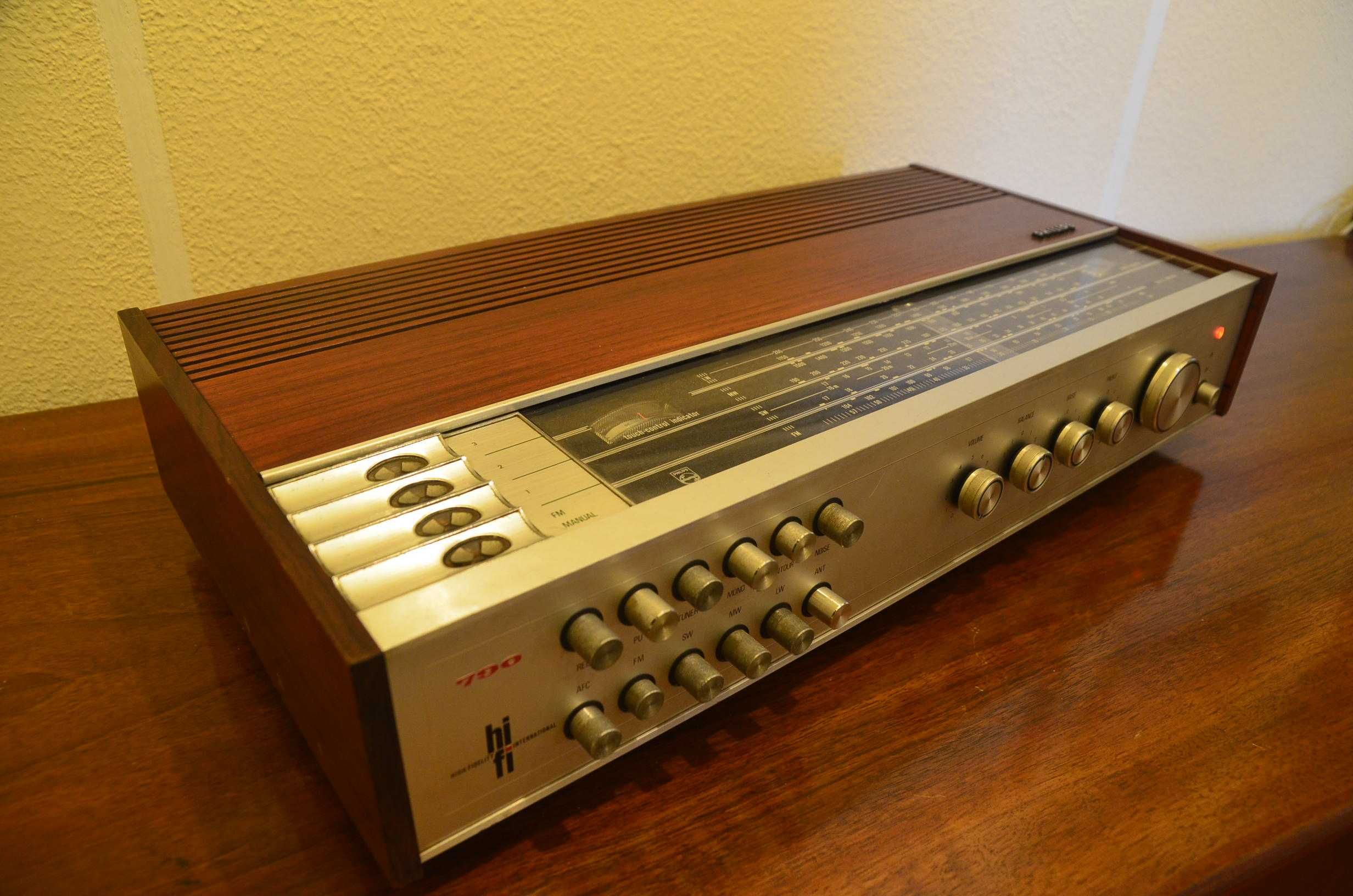 Amplificador/ Receiver Philips 790