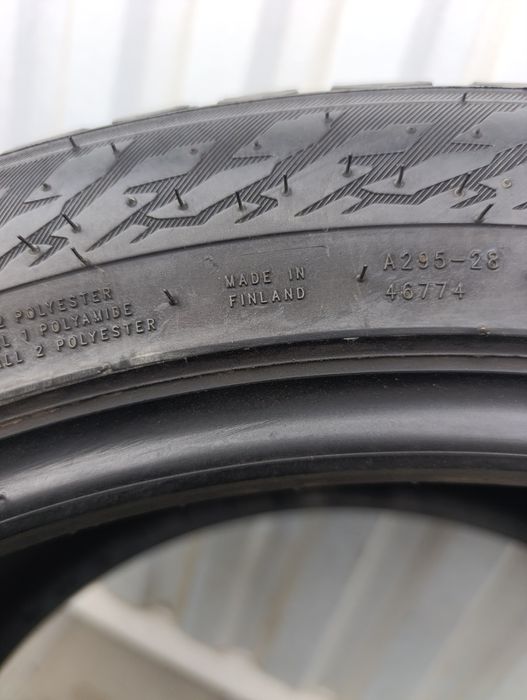Шини 245/45R19 Nokian (шип)