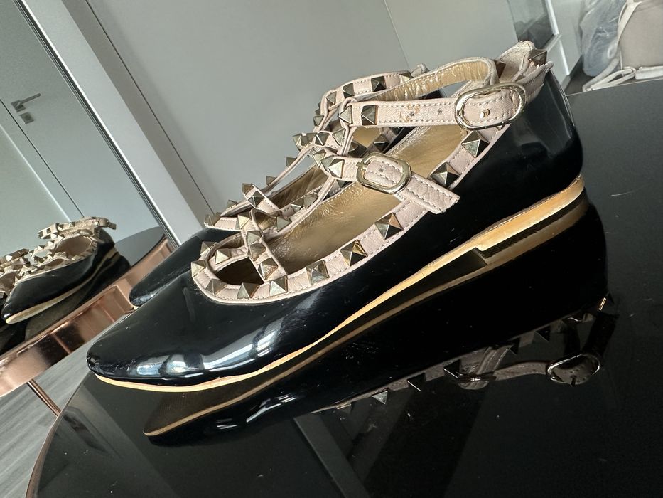 Baleriny Valentino Garavani z ozdobnymi nitami 38 ćwieki lakierowane