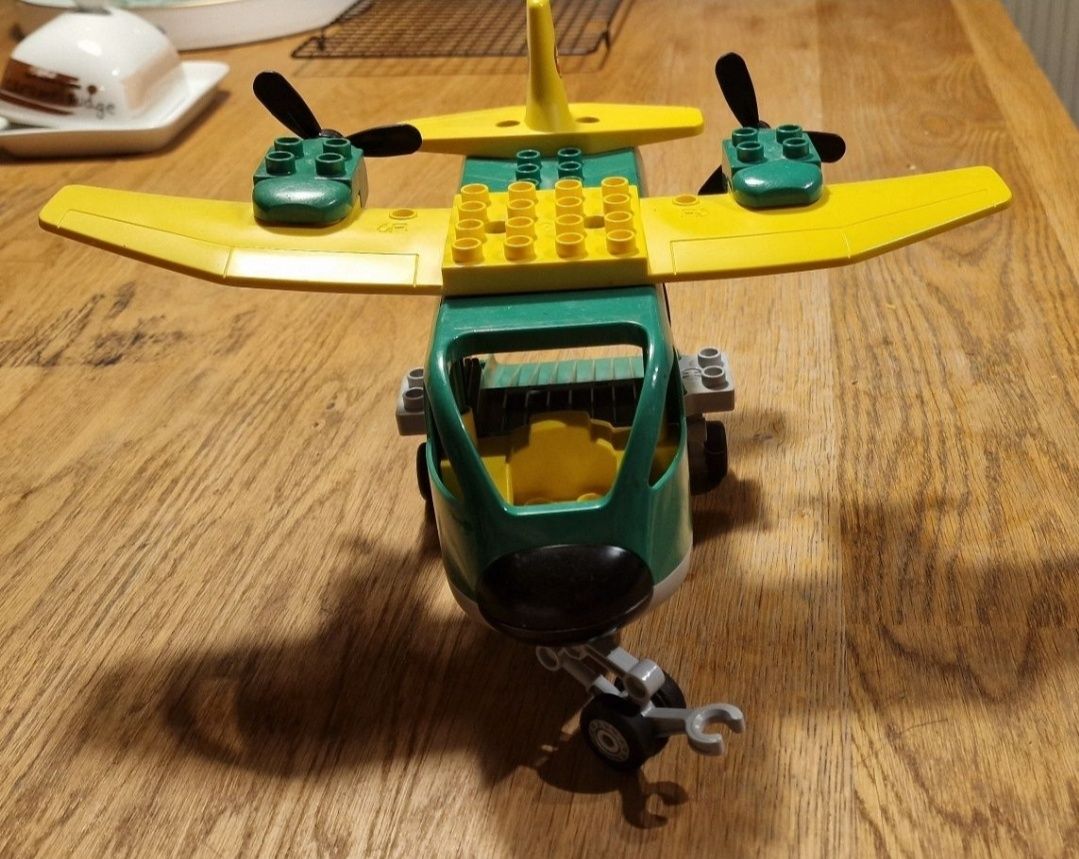 Samolot unikat duplo

Samolot LEGO Duplo 5594

Kompletny w dob
