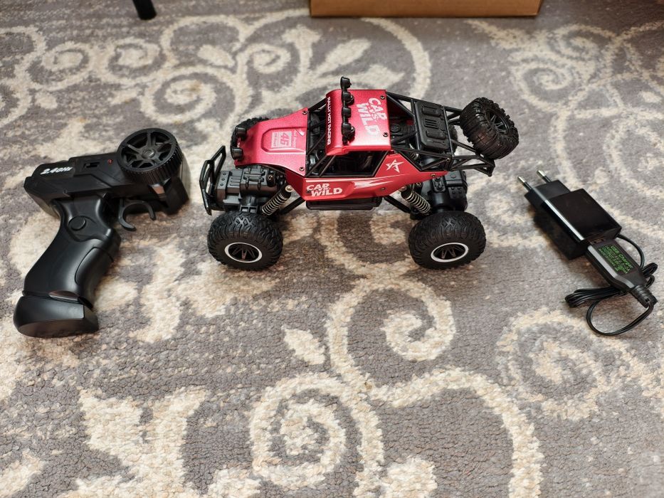 Продам машинку на радиоуправлении