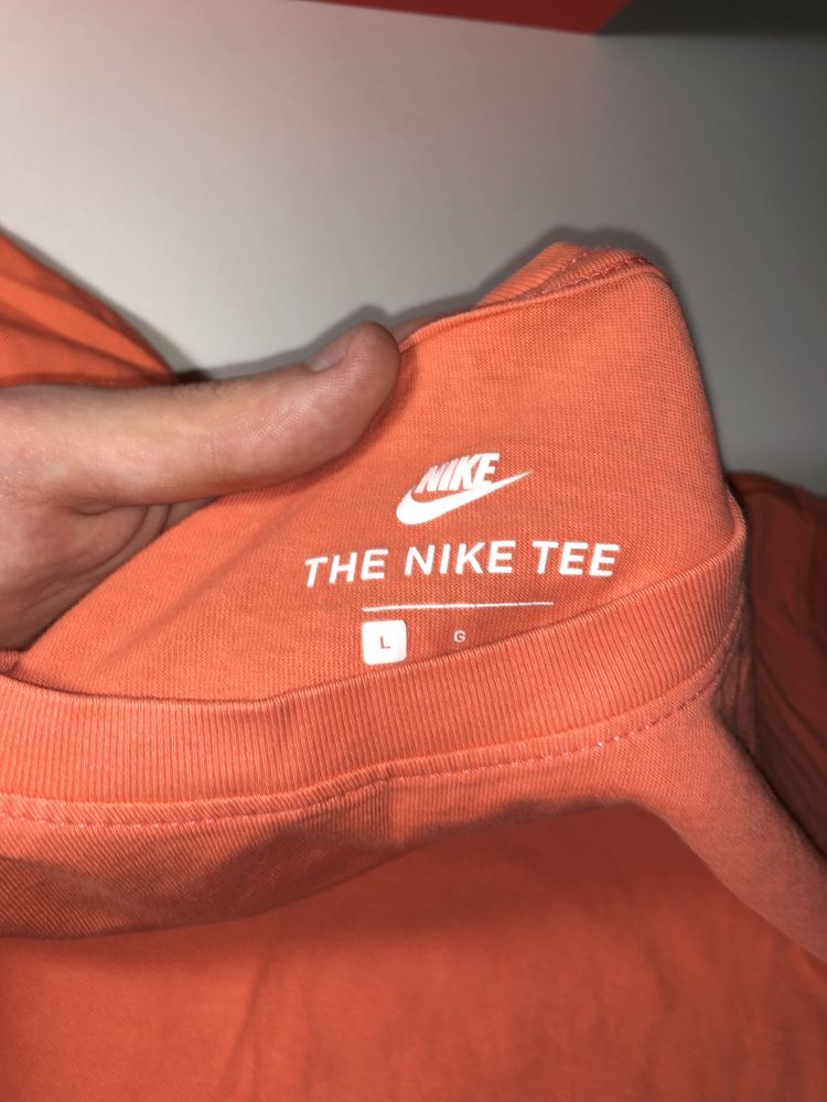 Базовая футболка Nike