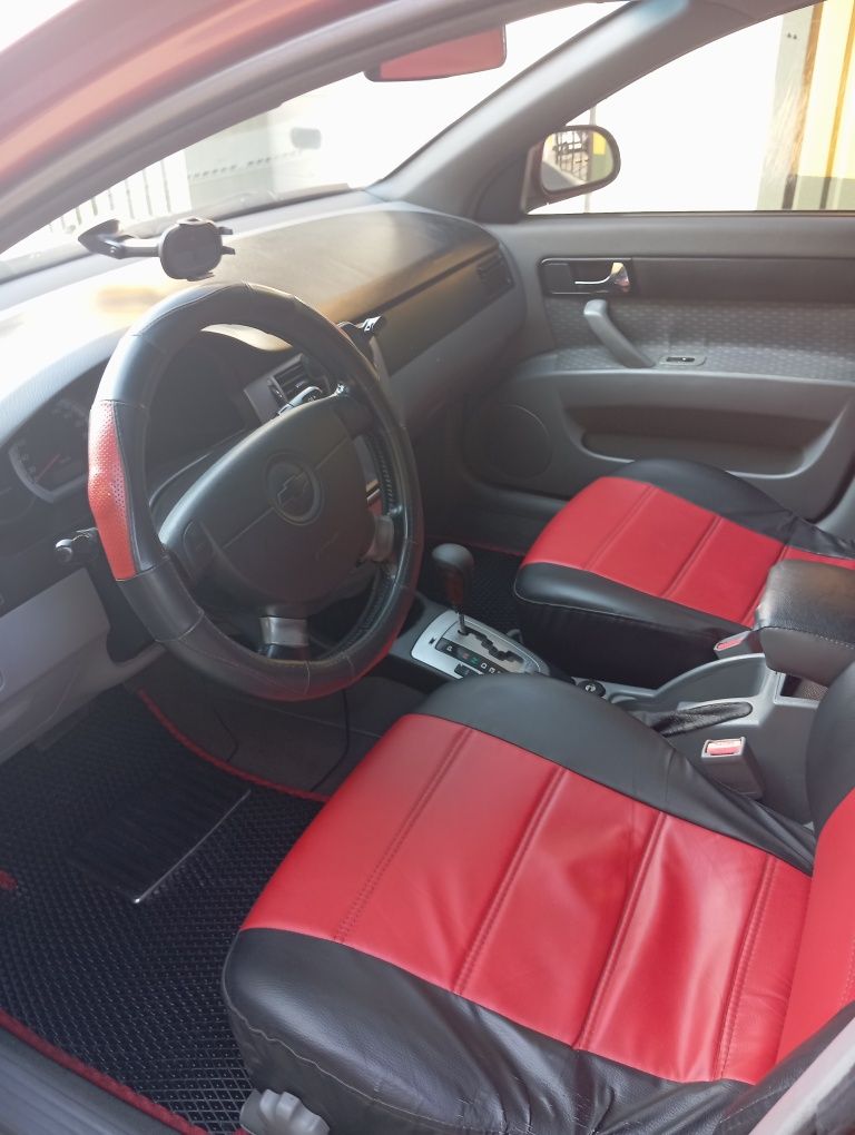 Продам Лачетти,автомат, климат контроль
