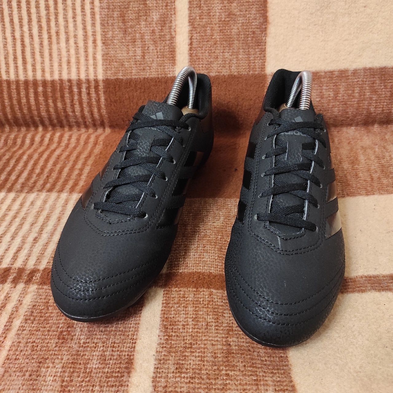Оригінальне футбольне взуття копачки бутси adidas