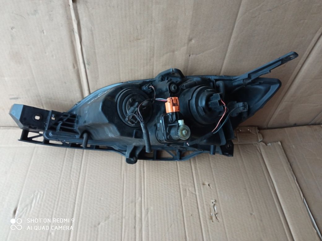 Lampa prawy przód Mazda 3