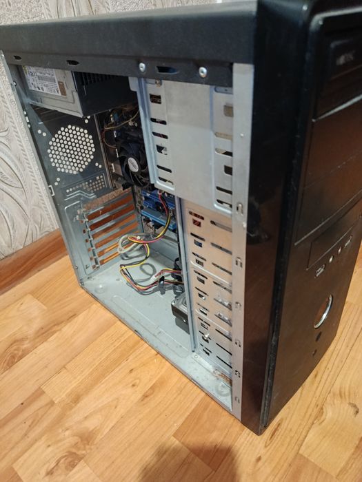 Системний блок комп'ютер