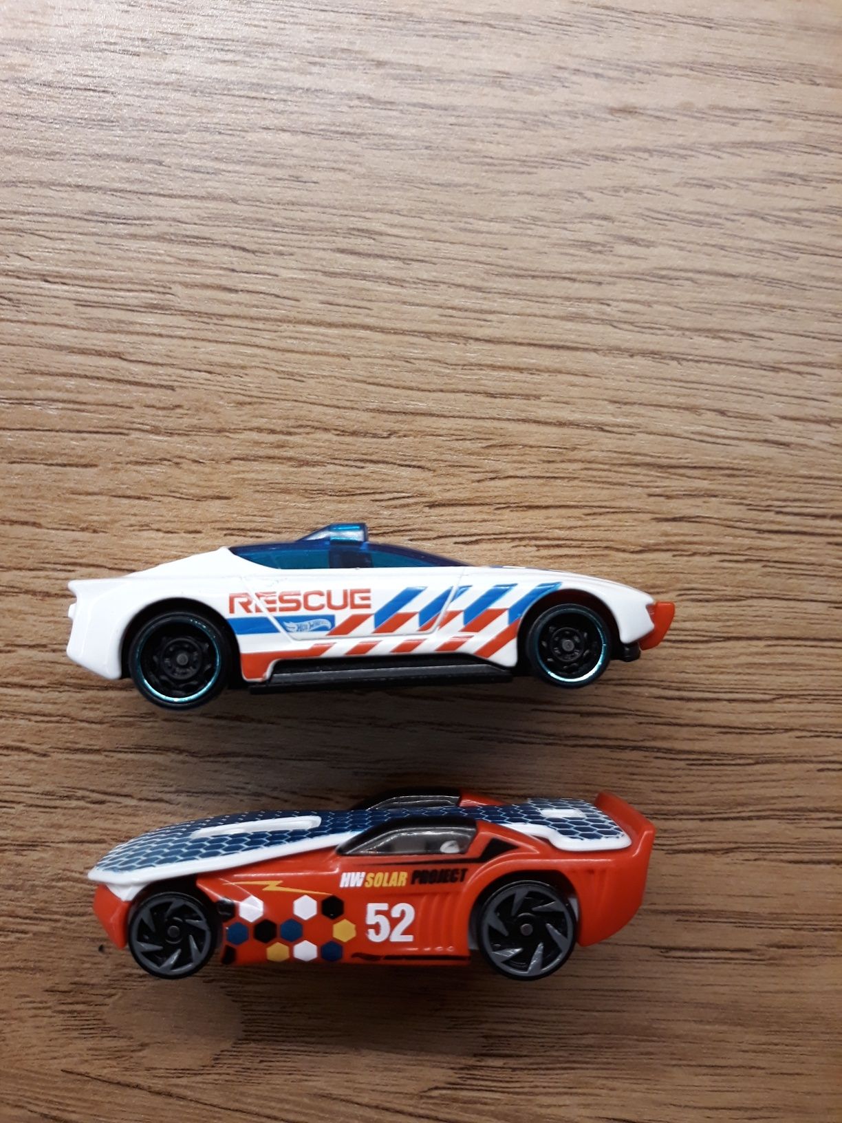 Hot wheels 2 szt.