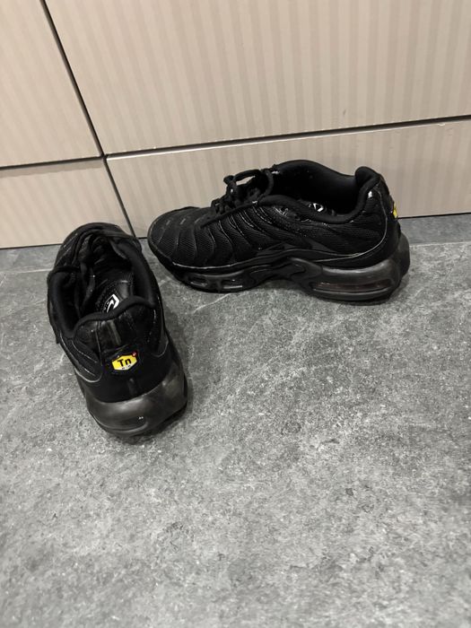 Дві пари кросовок найк тн чорні  і най аір макс 97