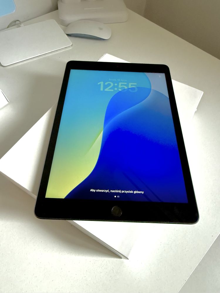 iPad 9 Gen 64gb WiFi plus Cellular Idealny