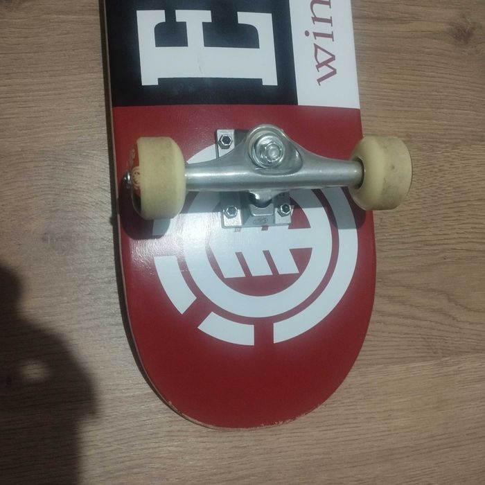 Skate element muito novo