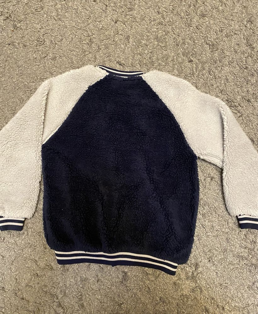 Bluza polar bejsbolówka r. 146