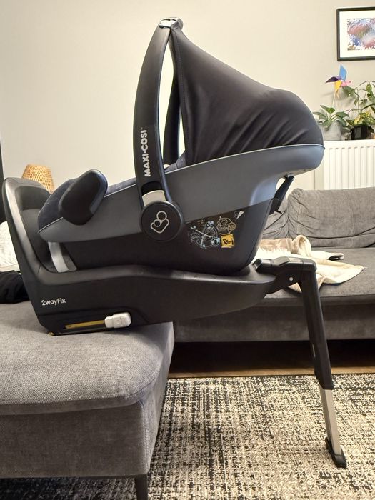 Fotelik samochodowy Maxi-Cosi Pebble Pro + baza ISOFIX 2wayFix 0-13kg