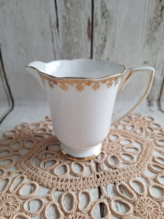 Mlecznik angielska, starusieńka porcelana, sygnowana Gladstone England