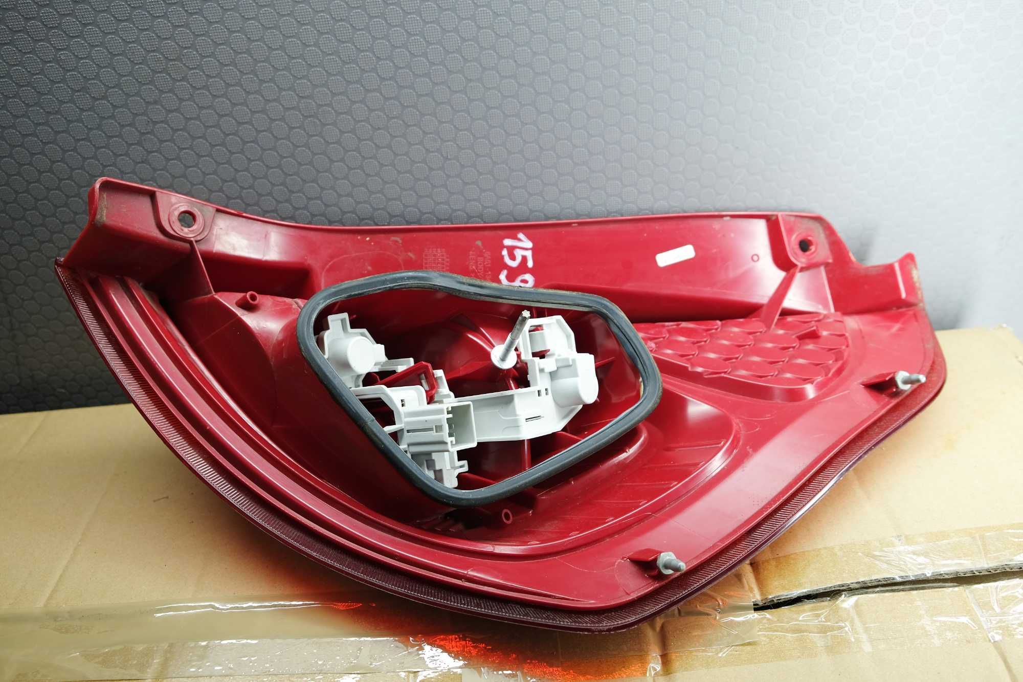 Lampa lewy tył Ford Fiesta mk7