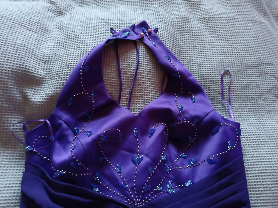 Sukienka balowa długa wyszywana