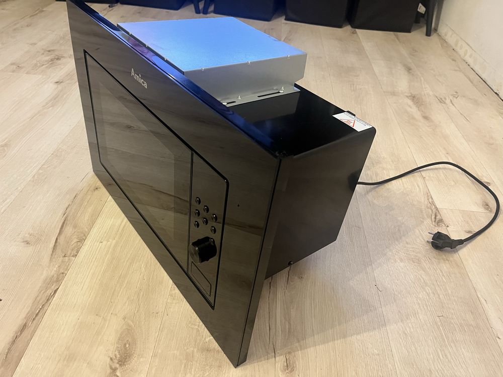 Kuchenka mikrofalowa do zabudowy Amica AMGB20E2GB jak nowa