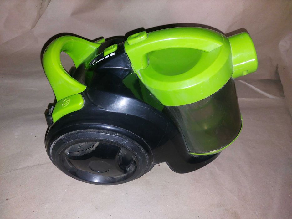 Пылесос Delfa DJC-900,  Samsung SC4130.