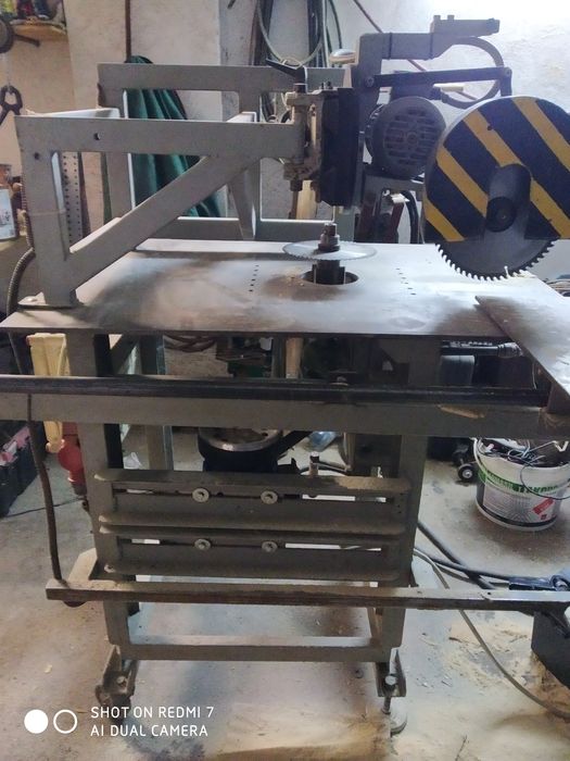 Frezarko-pila z bocznym stołem