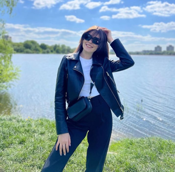 Чорна кожанка, косуха