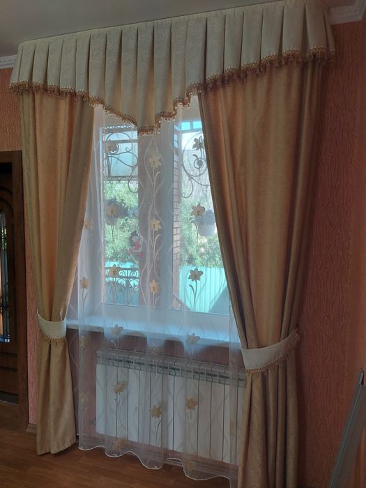 Продаю штору + ламбрикени + тюль