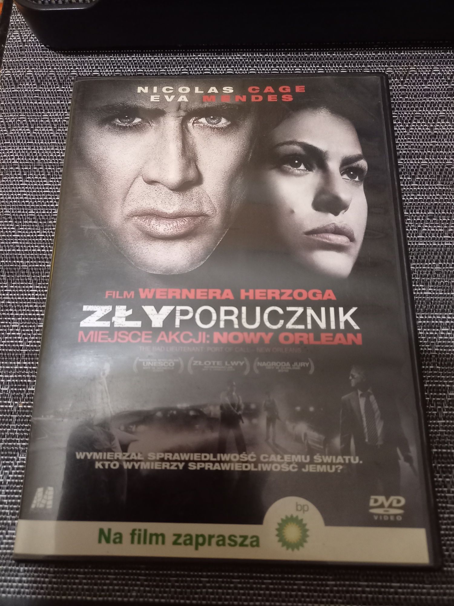 Do sprzedania  mam film Dvd Zły Porucznik