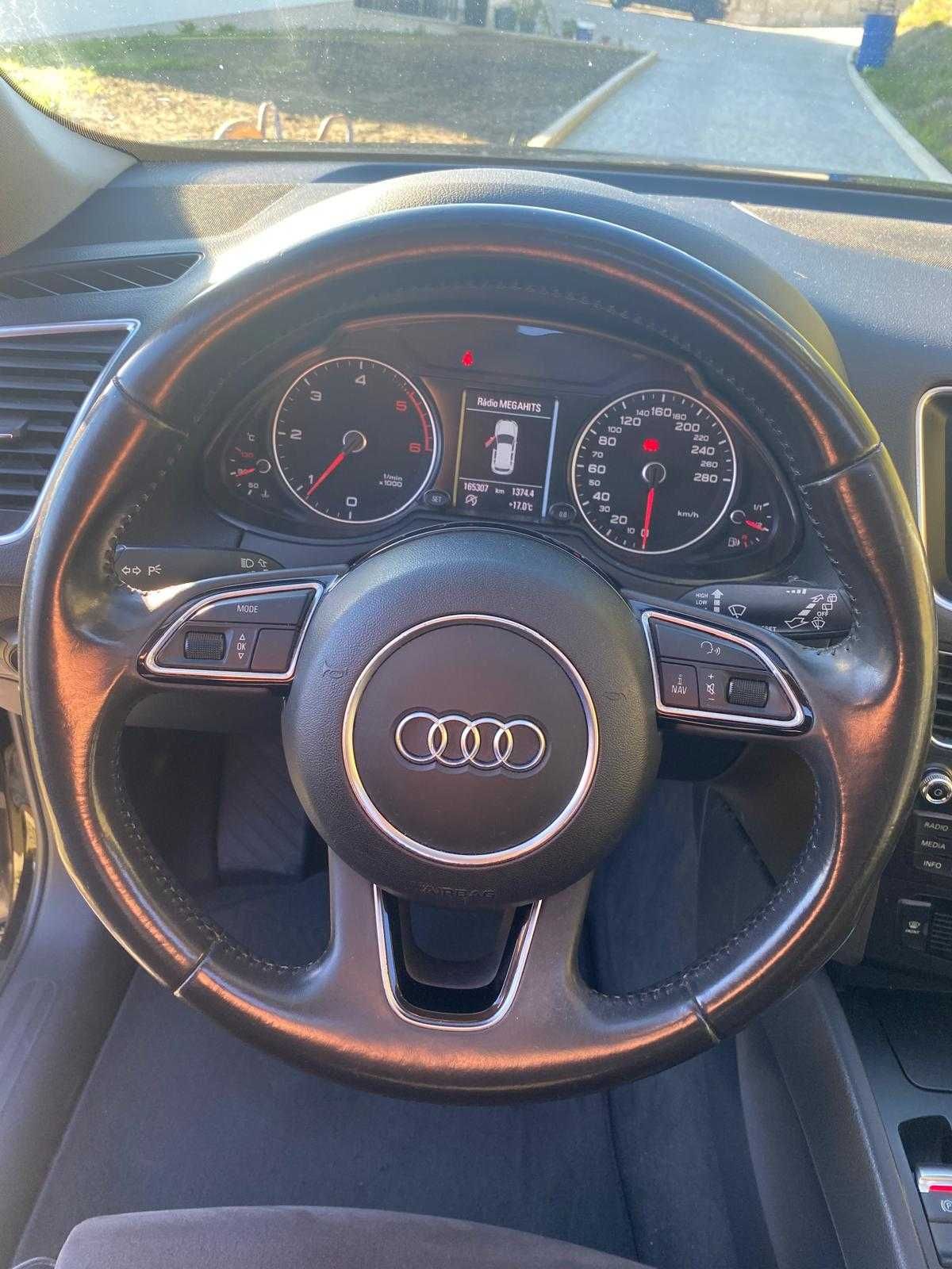 Audi Q5 2.0 TDI S-Line 150cv — Impecável e Nacional!