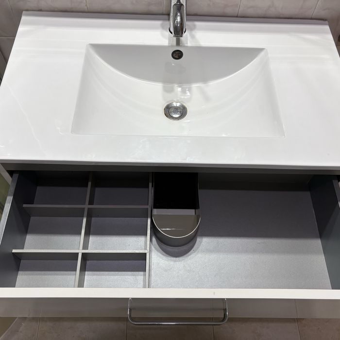 Movel de Casa de Banho com Torneira