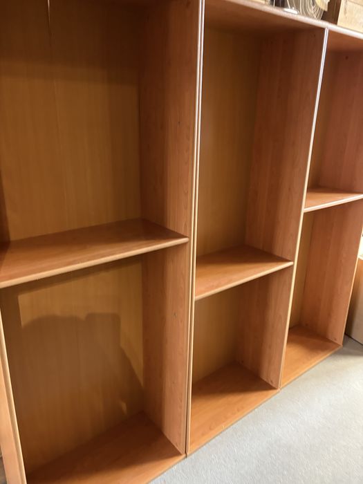 Regały  szafki półki