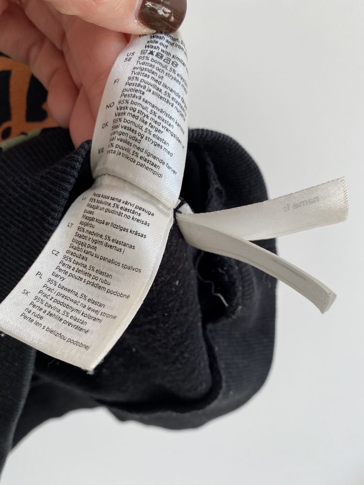 Bluza lindex 98 czarna kolorowe napisy