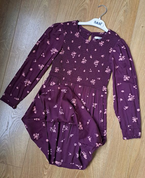 Нарядное платье для девочки с длинным рукавом