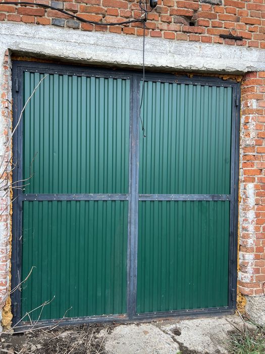 Свиноферма ( цілісний майновий комплекс ) 2700 кв м