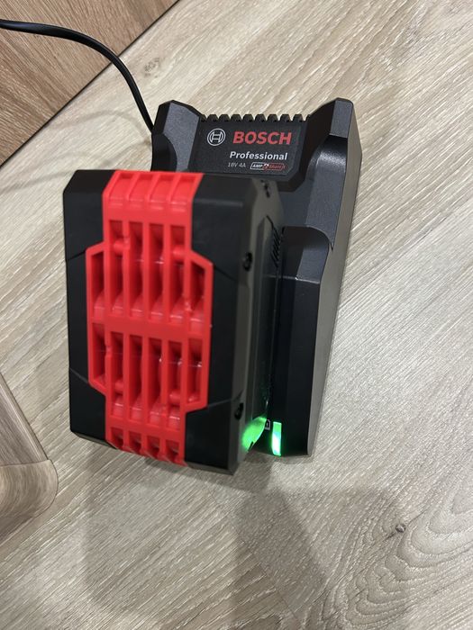 Акумулятор 18V Bosch 10Ah BAT618